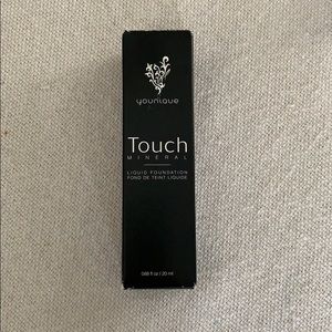 Younique Touch Mineral Liquid Foundation